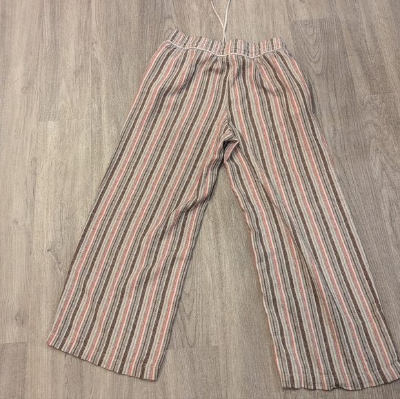 Bundle of M wide leg capris - Picture 8 of 16